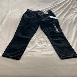 Size 10 Torrid Premium Black Crop Bombshell Skinny Distressed Jeans.